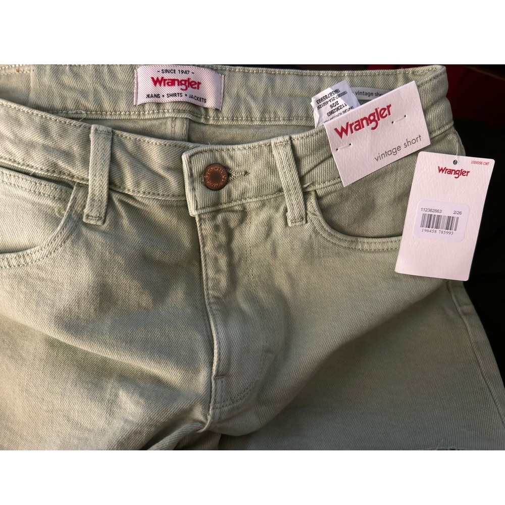 Wrangler Vintage Short Womens 2/26 Sage Green Raw Hem NWT - Picture 2 of 8